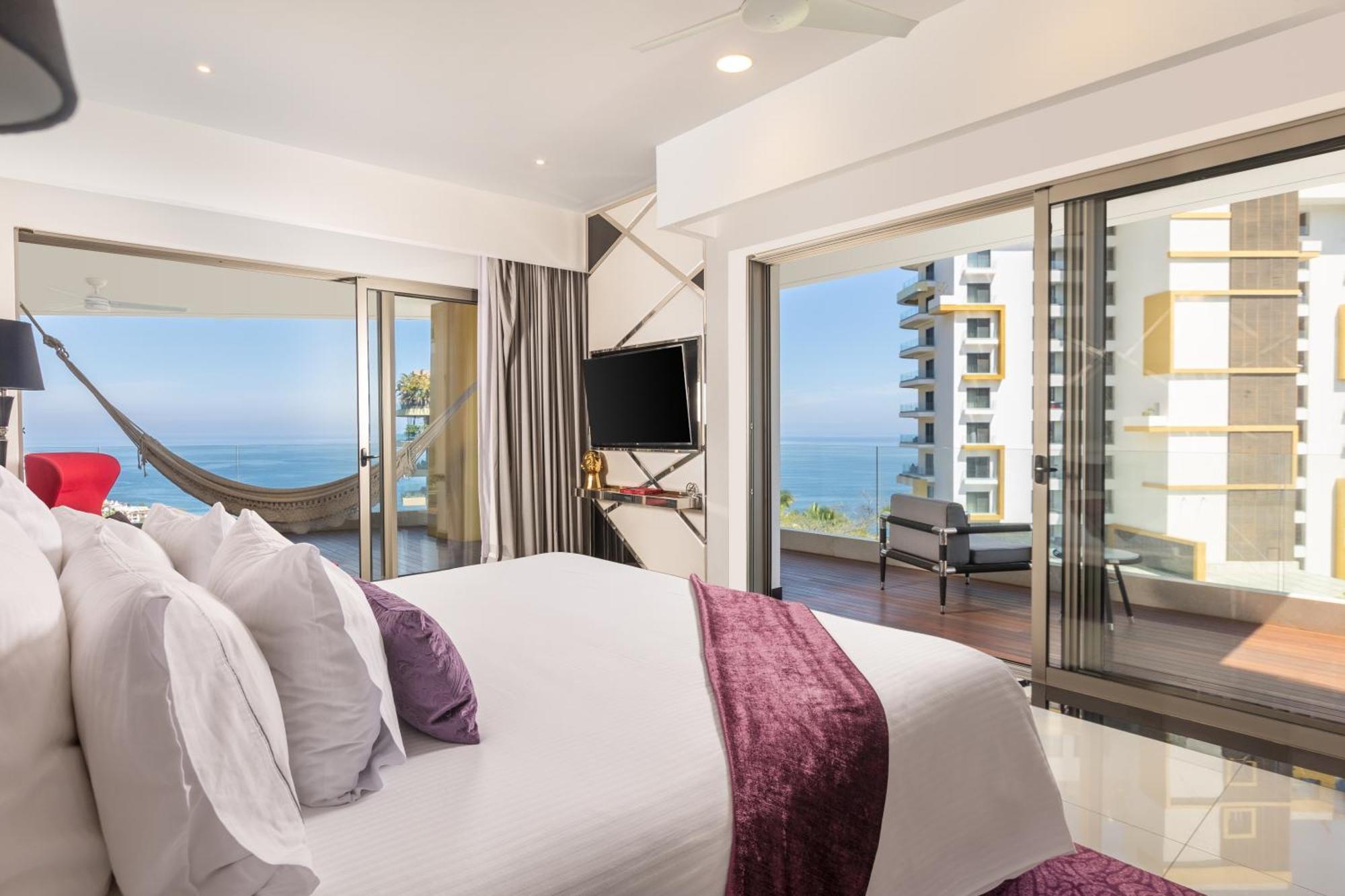 Mousai Corner Suite South