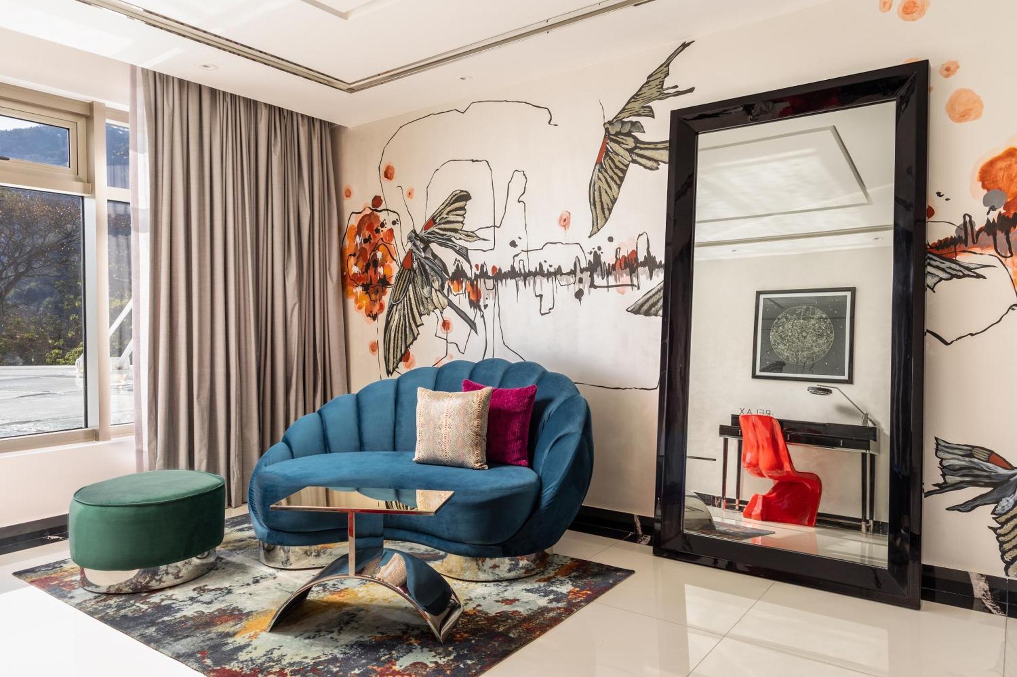 Mousai Corner Suite South